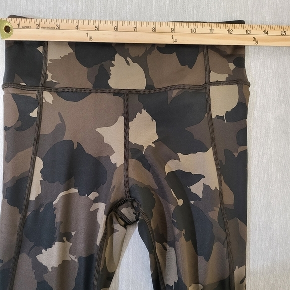 Athleta Legging 7/8 Womens XS Run Free Camo High-Waisted Performance Fabric - Picture 12 of 12